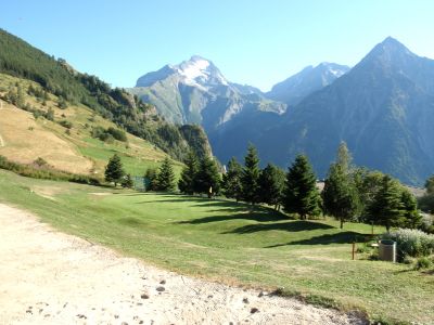 2 Golf CLub Des 2 Alpes 001